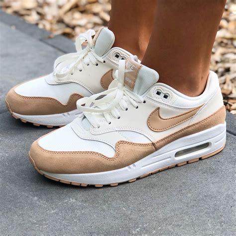 nike air max beige zwart dames|nike air max shoes for women.